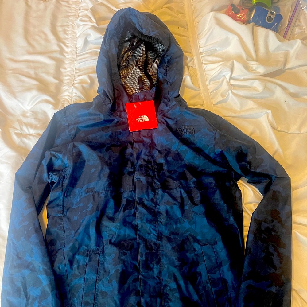 NWT BOYS NORTH FACE RAIN COAT